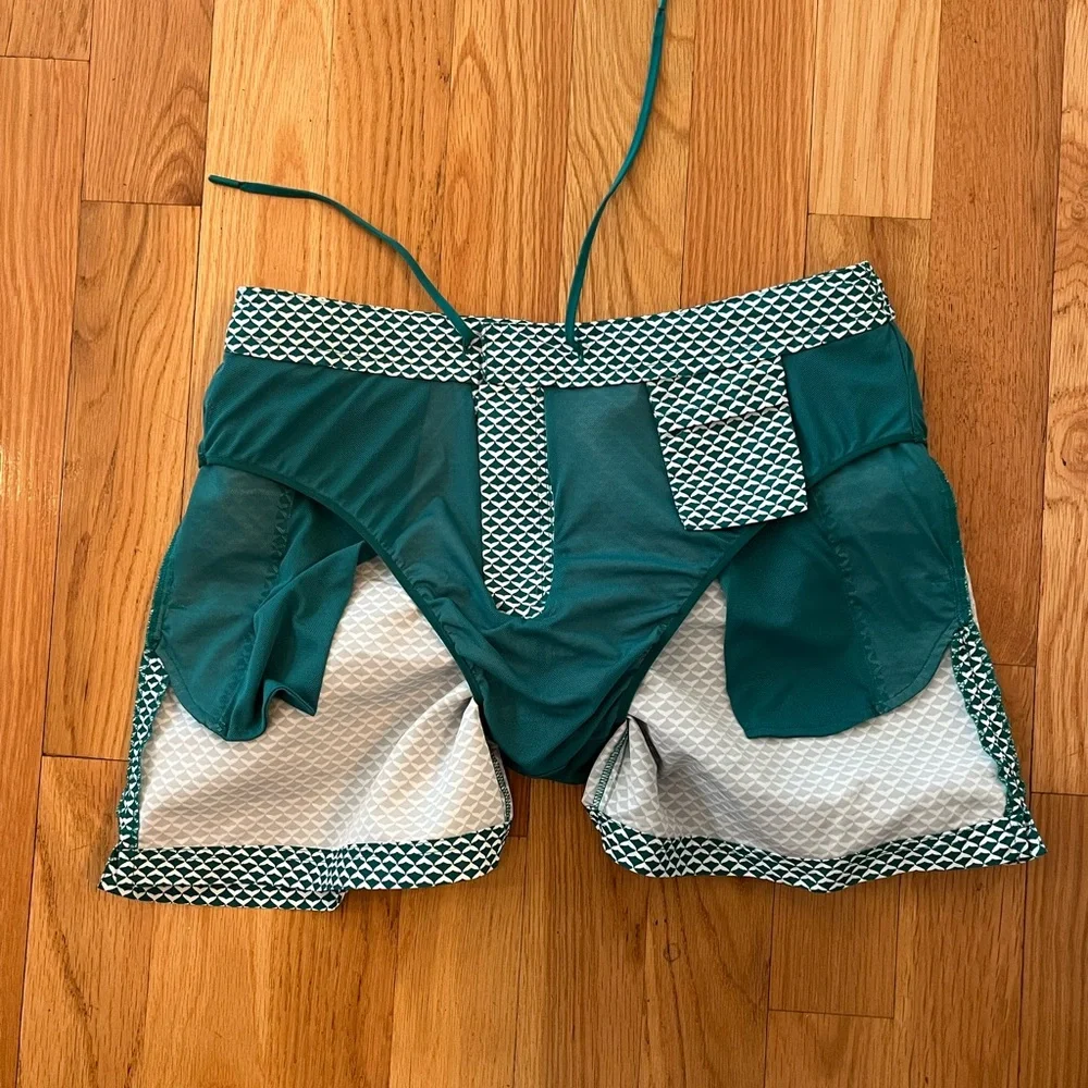 Men’s Large Vineyard Vines Chappy Swim Trunks